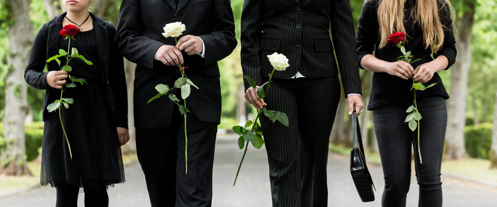 Vainajan pukeminen ja hautajaisiin pukeutuminen